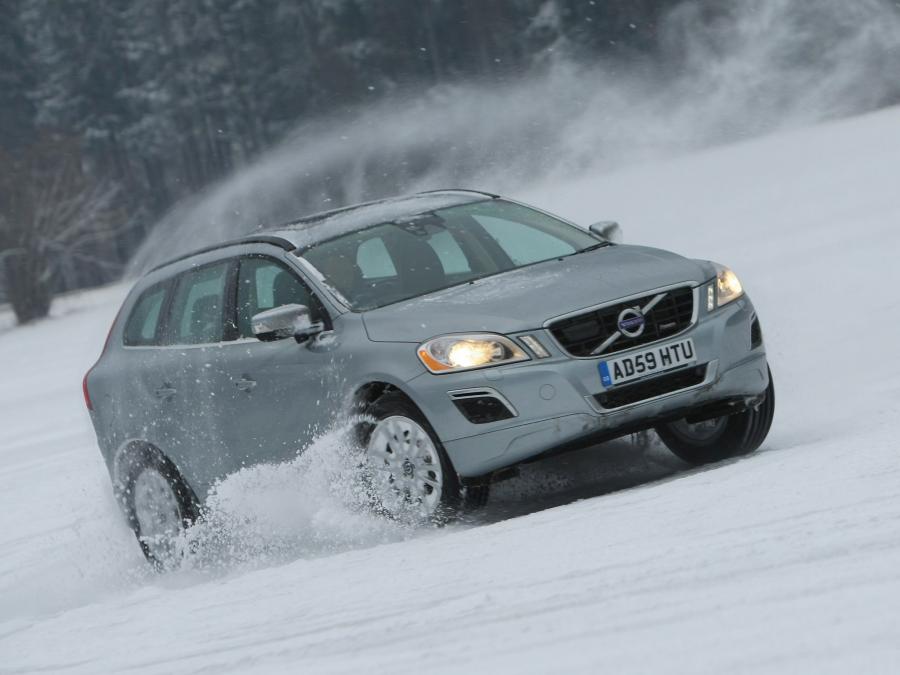  Volvo XC60 R-Design 2009 года  (UK) (фото 11 из 29)